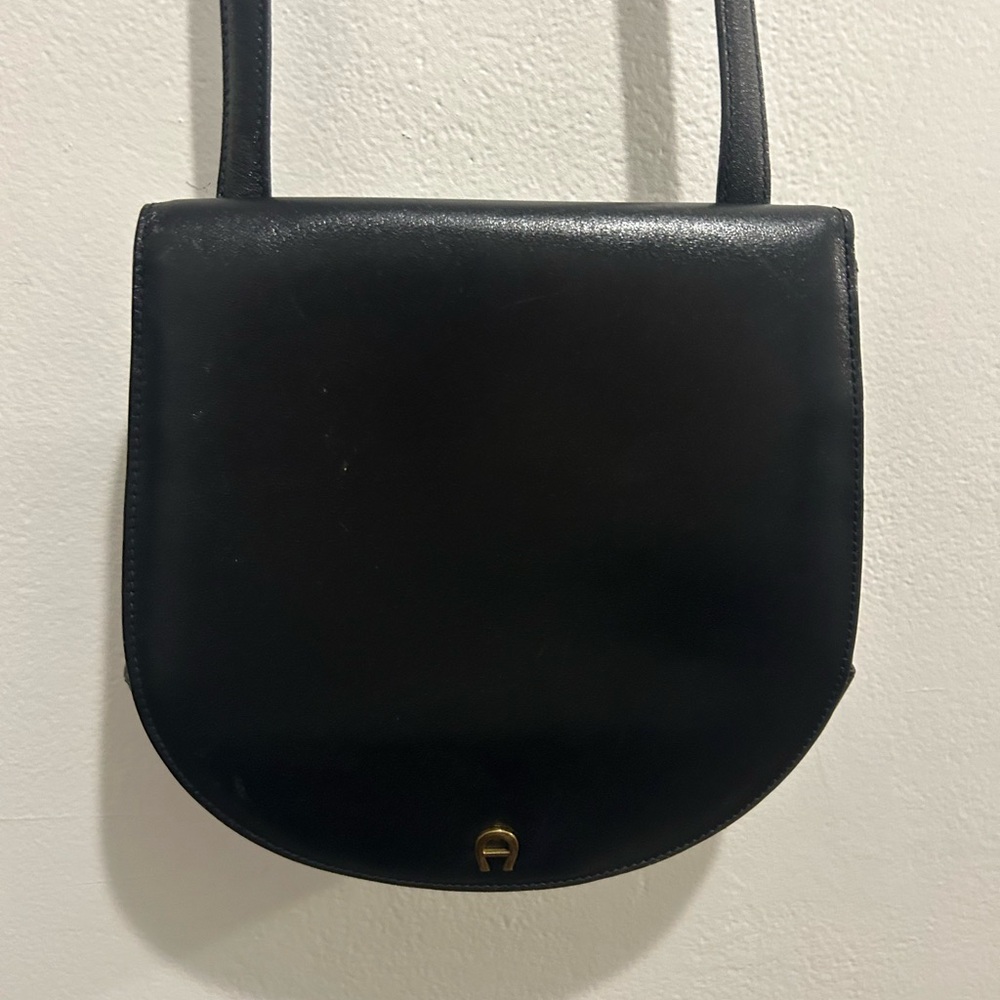 Aigner Vintage Black Leather Shoulder Bag with Gold Hardware